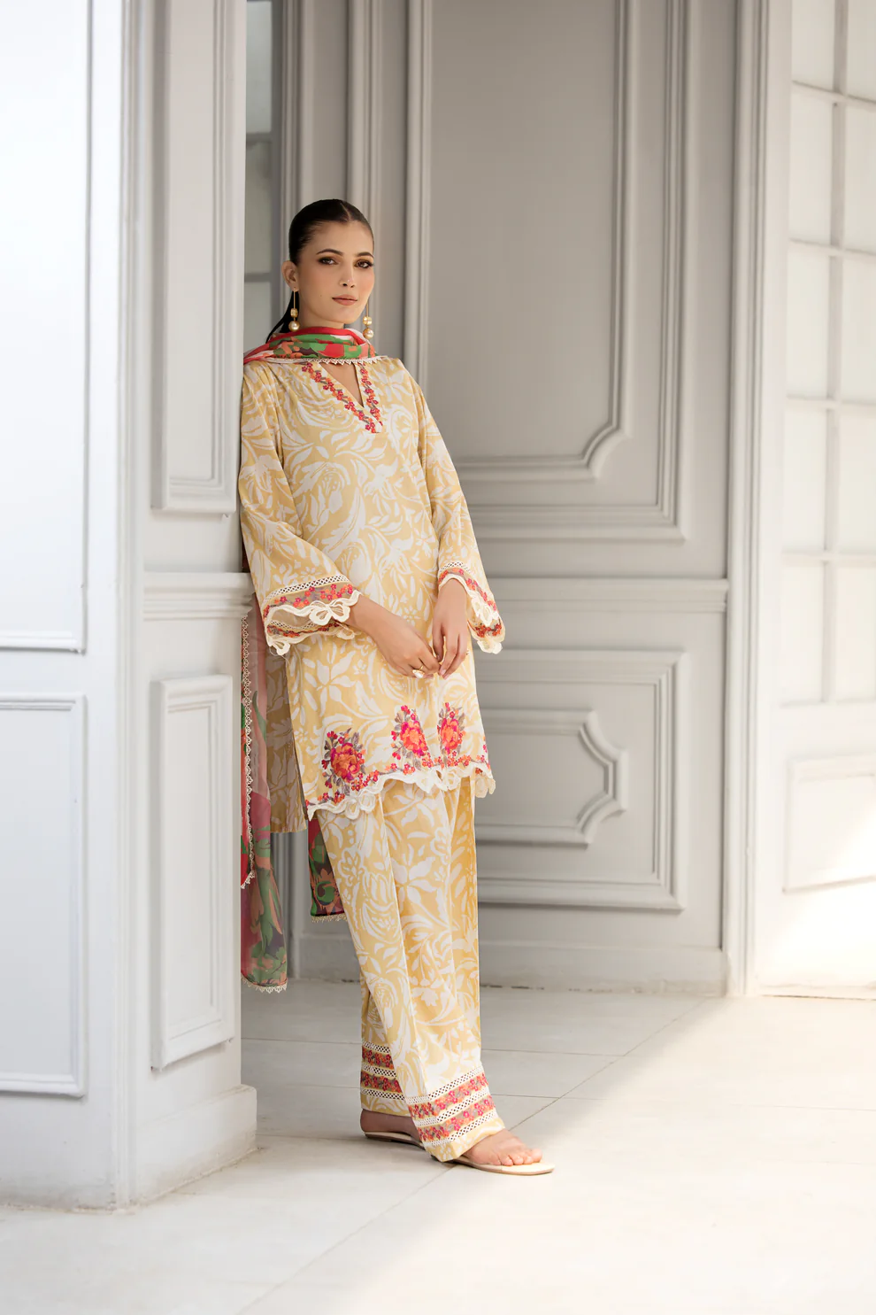 Rang e Bahar – Embroidered Lawn Suit with Farshi Shalwar - Image 3