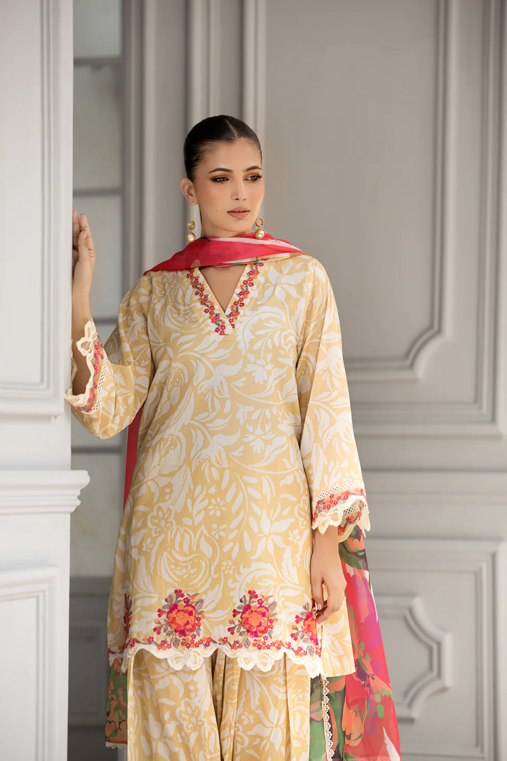 Rang e Bahar – Embroidered Lawn Suit with Farshi Shalwar - Image 2