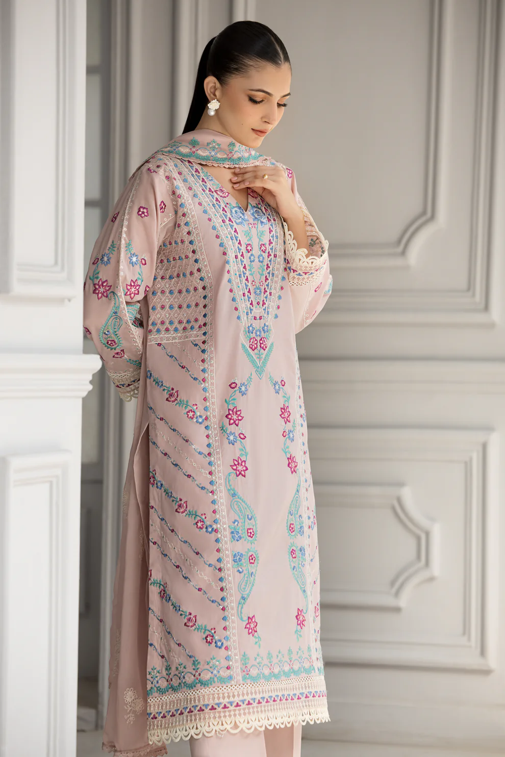 Gorgeous - Most Premium Outfit - Image 4