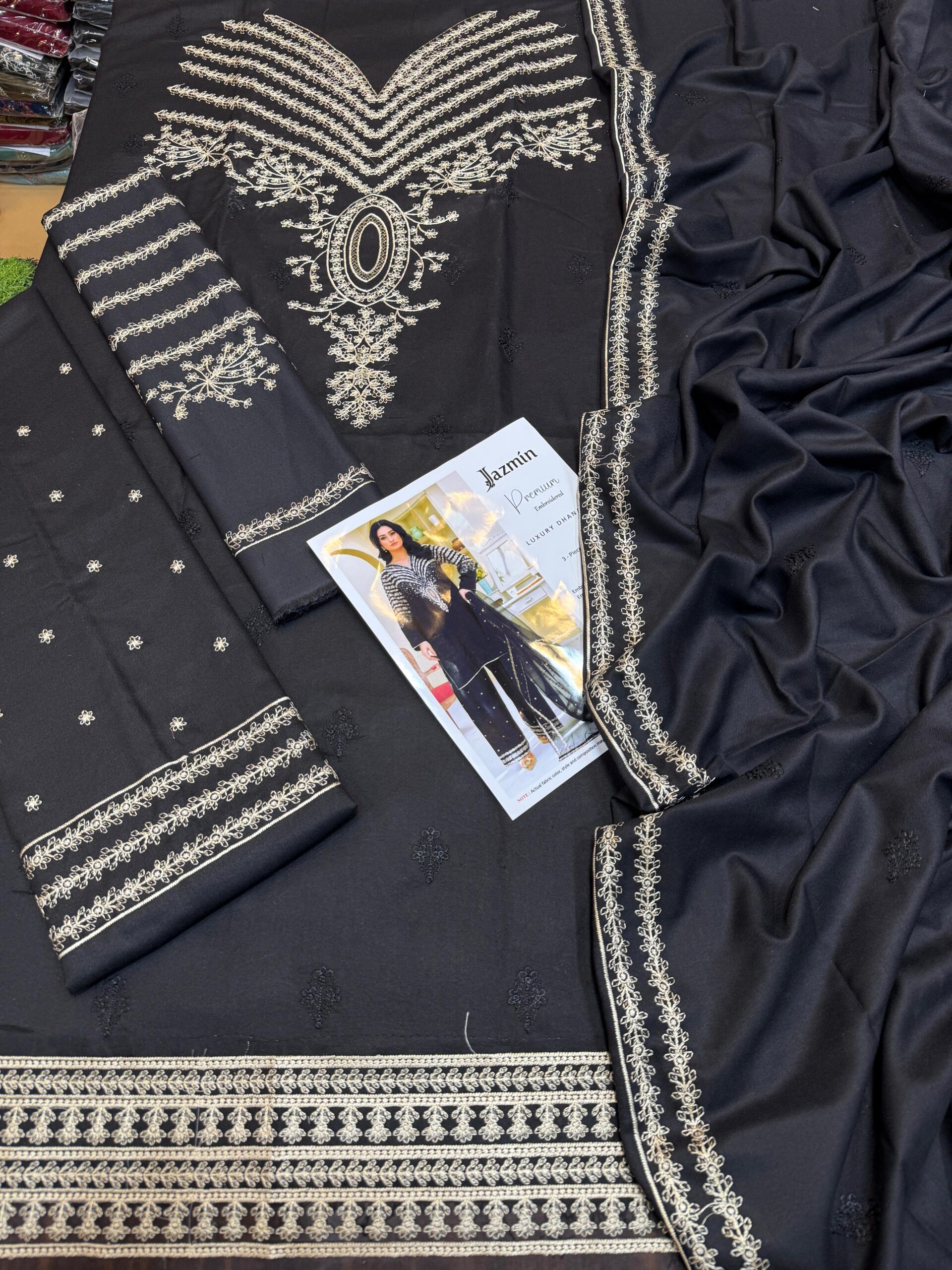 Dhanak 3-Piece Suit - Image 3